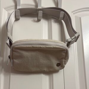 NWOT Lululemon Belt Bag